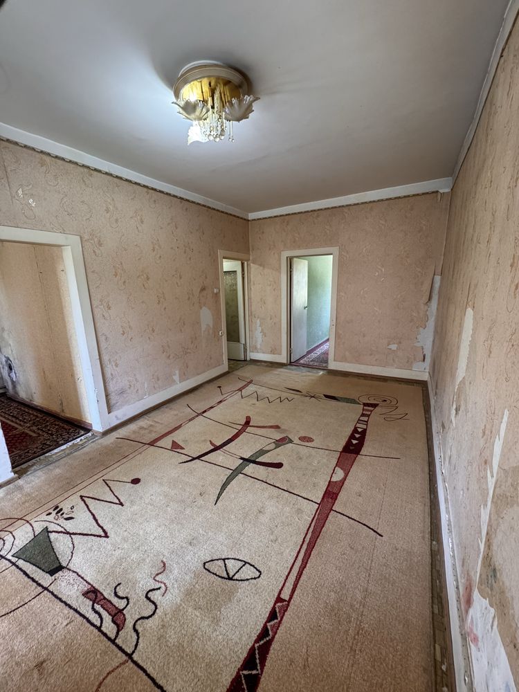 Юнусабад 4-й квартал 2/3/4 переделанная в 3 комнаты 49,78 м² торцевой