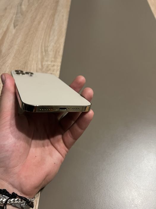 vand iphone 12 pro max
