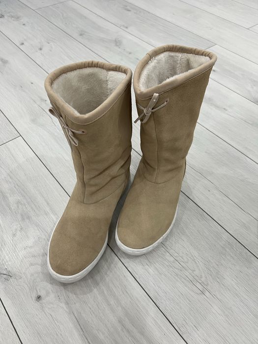 Угги Адидас бежевый