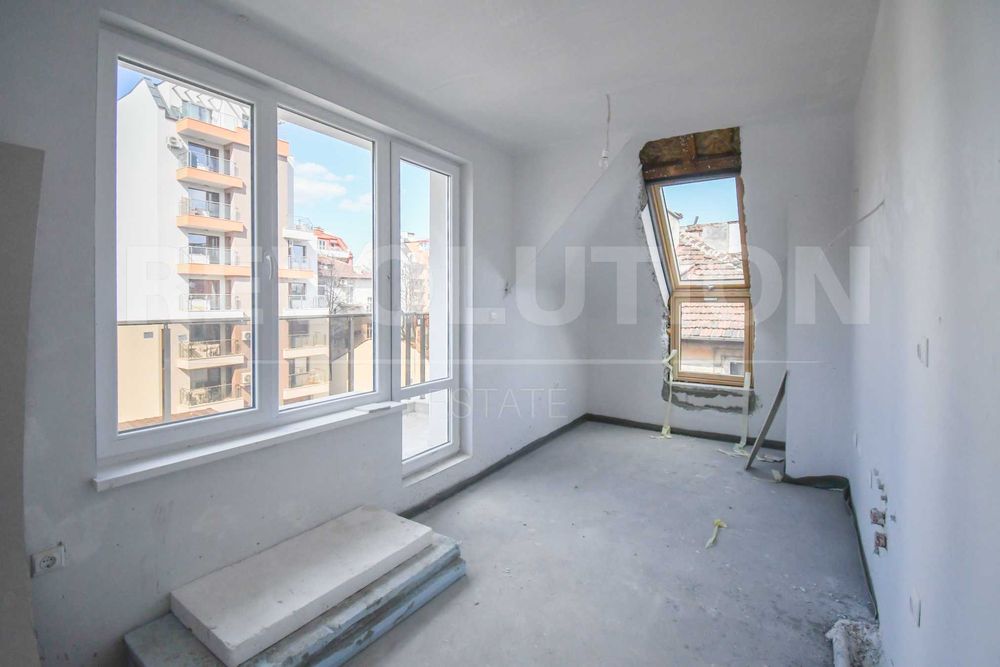 Продава се Тристаен апартамент в София, Център - 97 кв.м за 1987 €/кв.м - Снимка #3