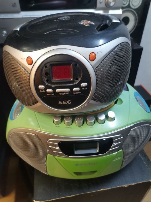 Radio cd portabile pt piese sau restaurare