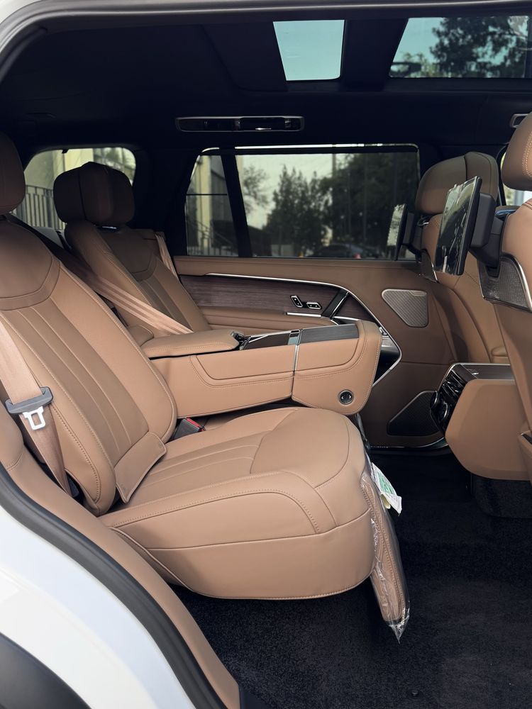 Range Rover Autobiography P530 LWB