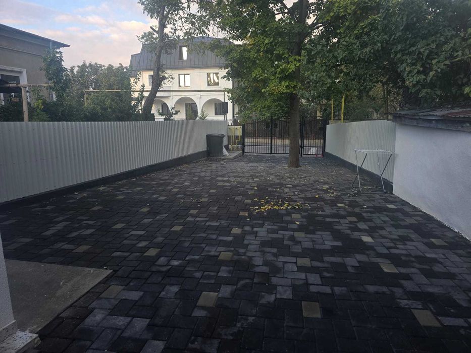 Casa de vanzare in Sararie