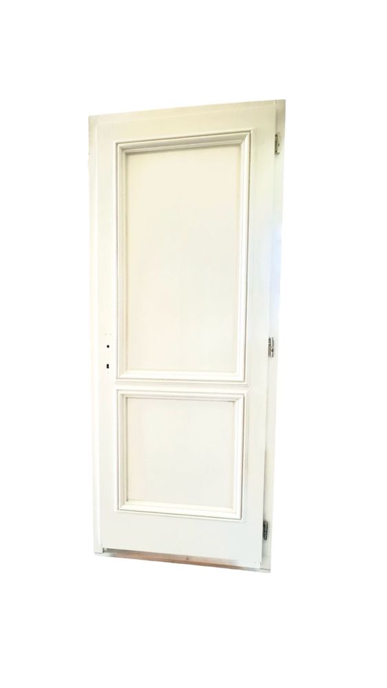 Ușă interioară din lemn masiv finisaj alb