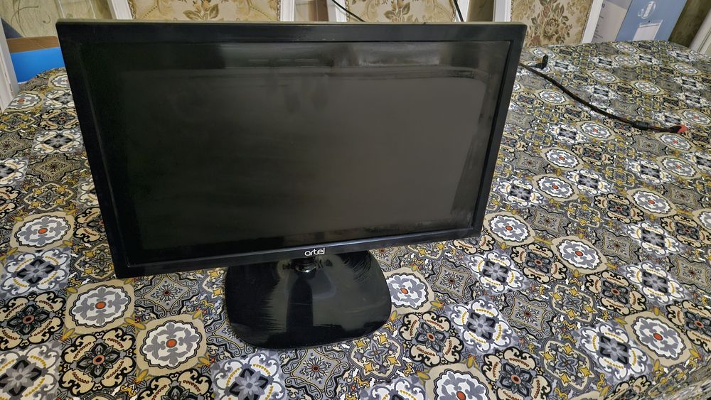 Монитор артель 20  в отличном состоянии