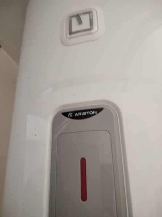 Vând boiler Ariston