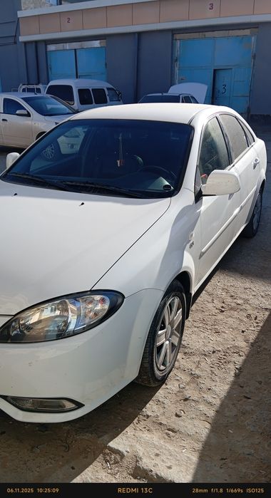 Продает Gentra 2018 года выпуска