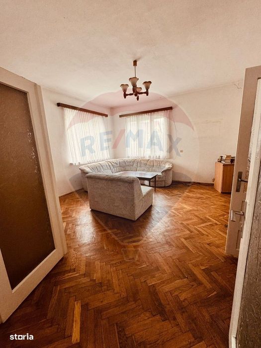 Casă / Vilă cu 3 camere de vânzare în zona Vest