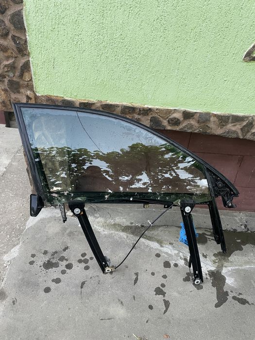 Geam dr fata cu rama si macara,Bloc motor audi a4 b7 BRD 170 de cai