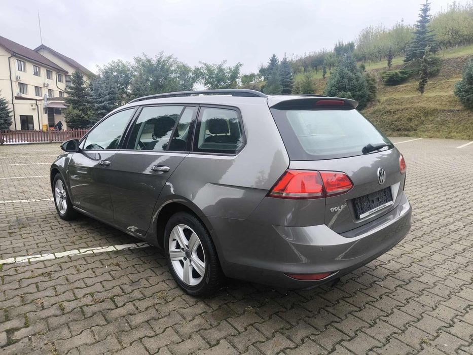 Volkswagen Golf~Comfortline~1.2Tsi~