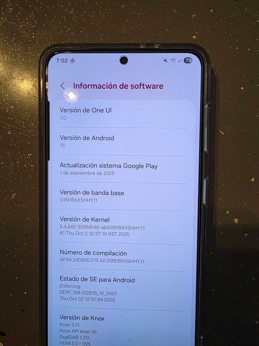 Vând 2 telefoane Samsung s21 5g de 128gb si 8 g ram.