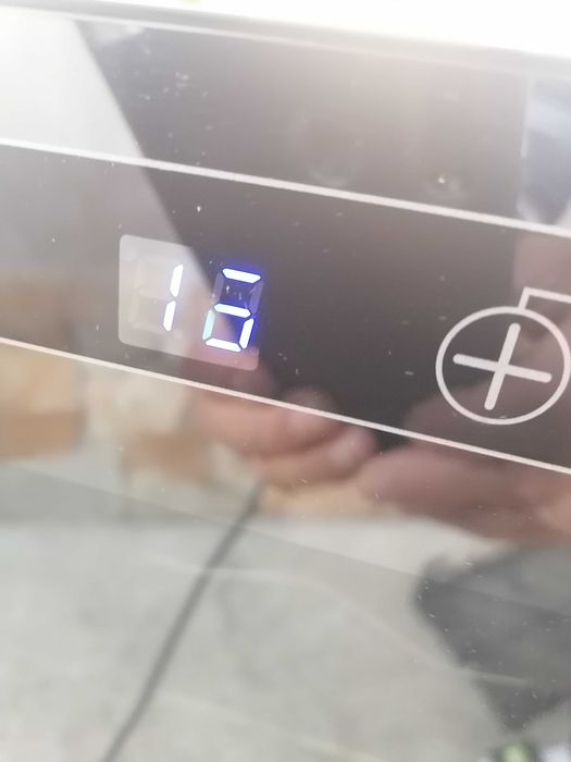 Витрина за охлаждане на вино