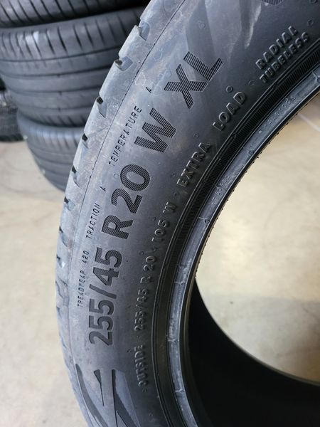285/40/20//255/45/20 Continental