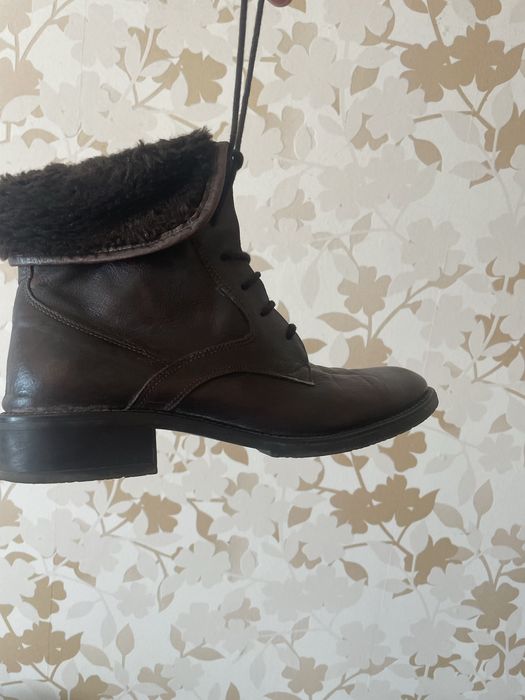 Ghete îmblanite din piele