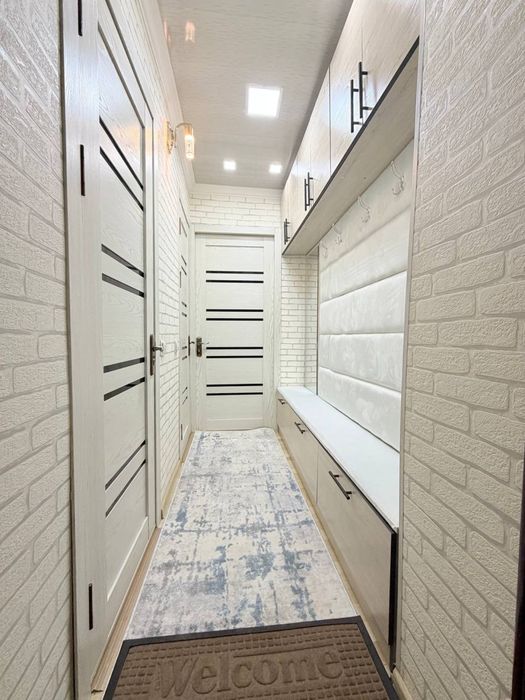 Метро Мирзо Улугбек 2в3/3/4 евро ремонт с мебель и техникой балкон 2х4