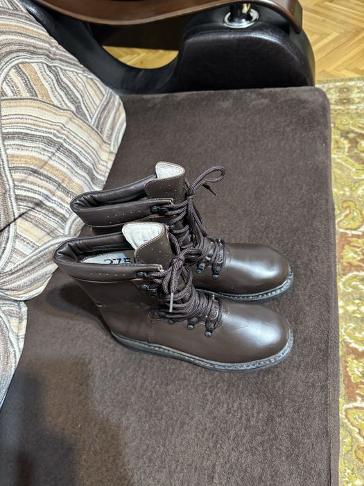 Bocanci maro din piele , militari. Noi. Mărimea 28.5