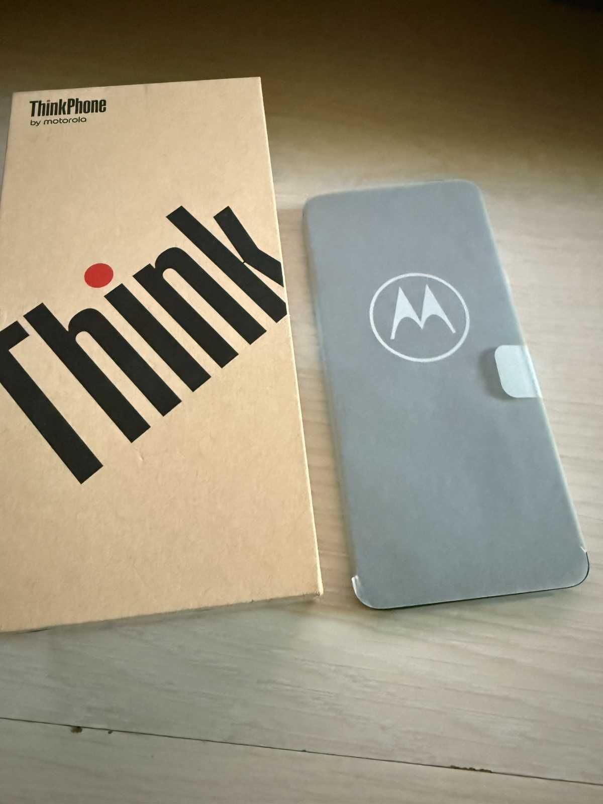 Мобилен телефон: Motorola ThinkPhone 256GB + 8GB RAM