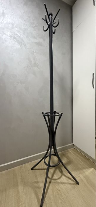 Продам вешалку железную