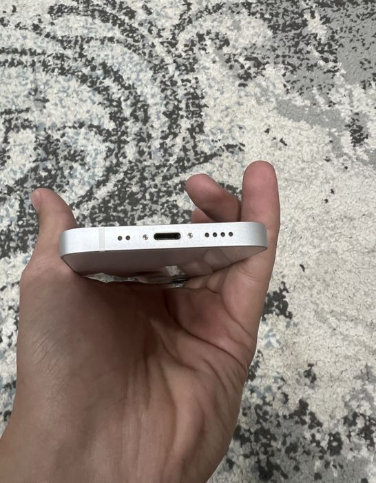 iPhone 12 mini sotiladi srochna