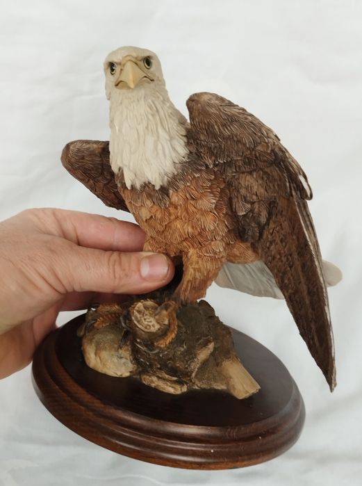 Figurină decorativă Vultur din Colecția Country Artist, din rășină