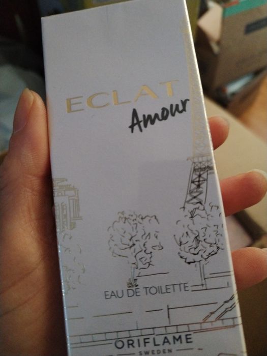 Transport gratuit și Eclat Amour Oriflame