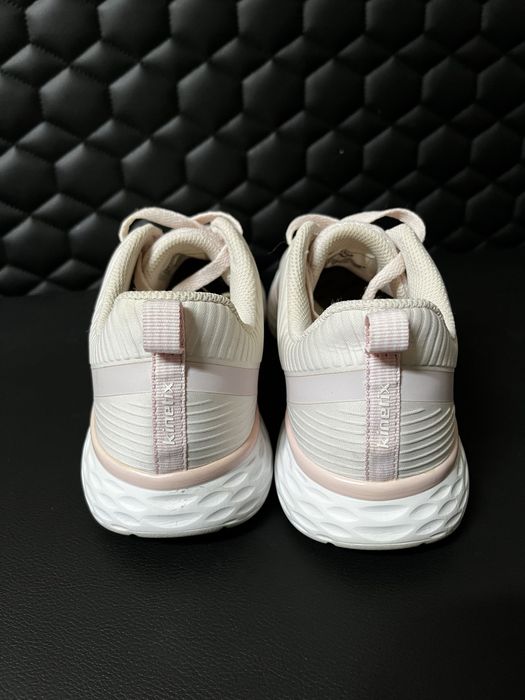 Adidasi Kinetix marimea 39