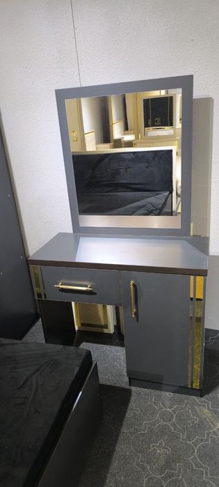 Спальные гарнитуры