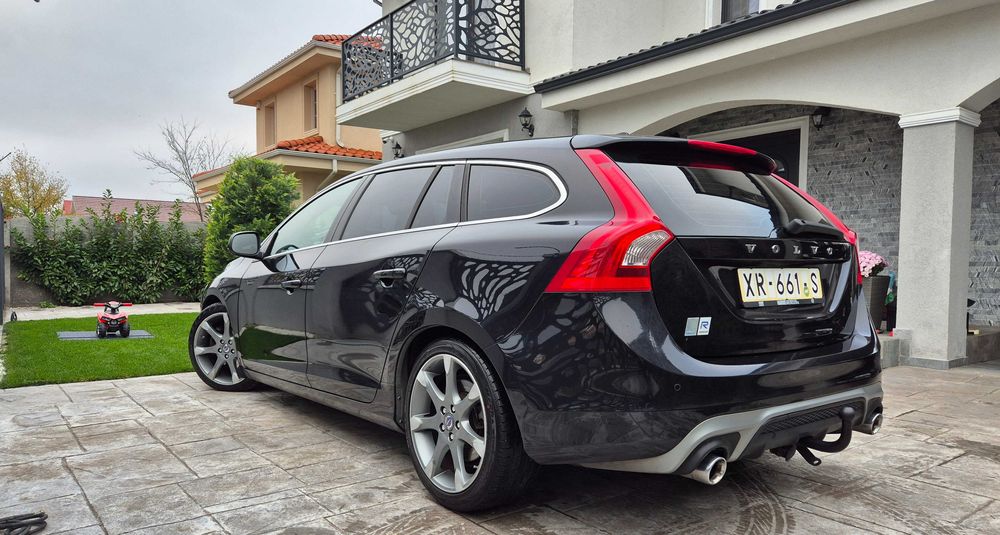 Volvo/V60/R-Design/2.0/181 Cp/Euro 6/Xenon/Led/Bord-Digital/6+1 Viteze