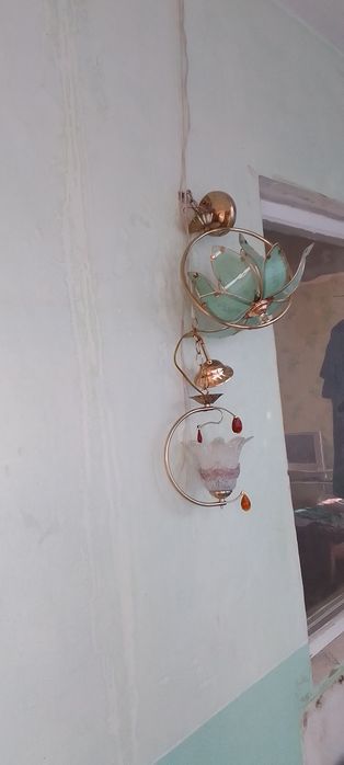 Продам люстры  .