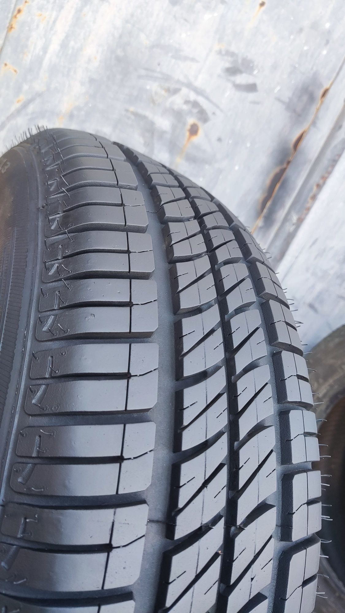 1бр. лятна гума 175/70/13 Debica 
7.85mm
dot21
Гумата е във състояние