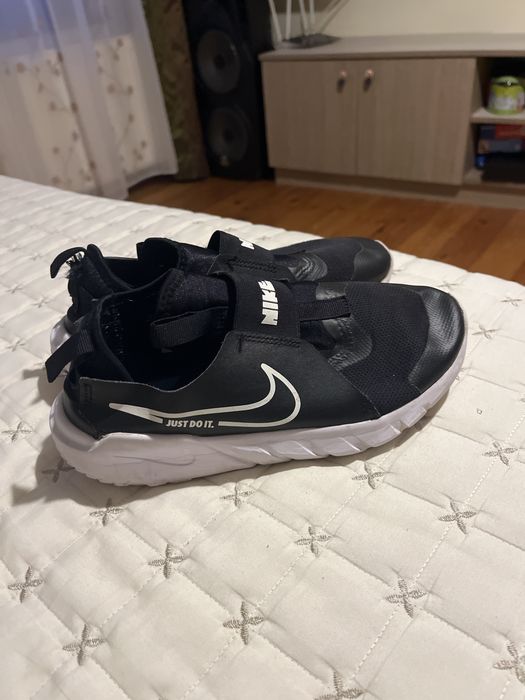 Детски nike обувки 37,5 много меки и одобни за спорт много запазени