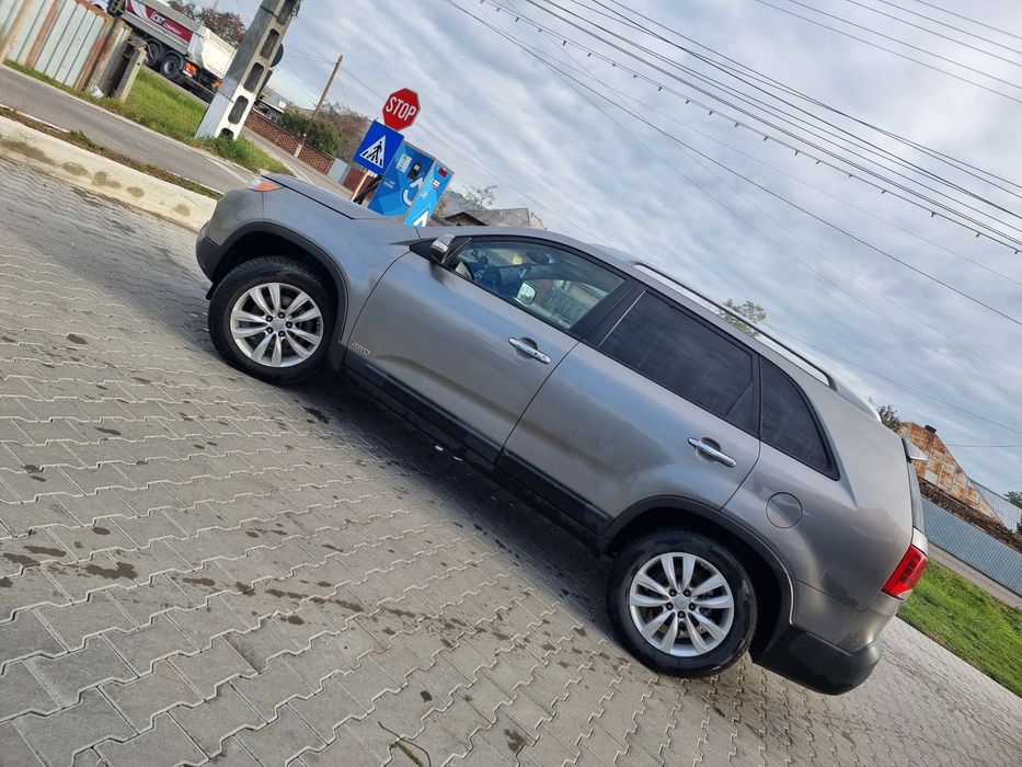 Vând Kia sorento