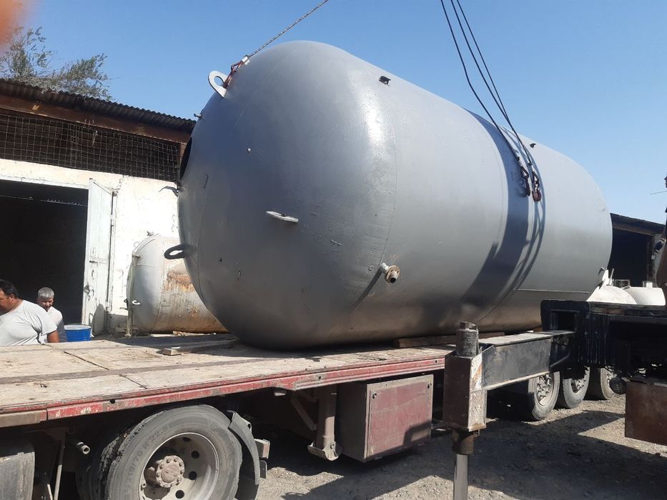 ЦИСТЕРНА ёмкосьти 20 25 тонн эмаль.