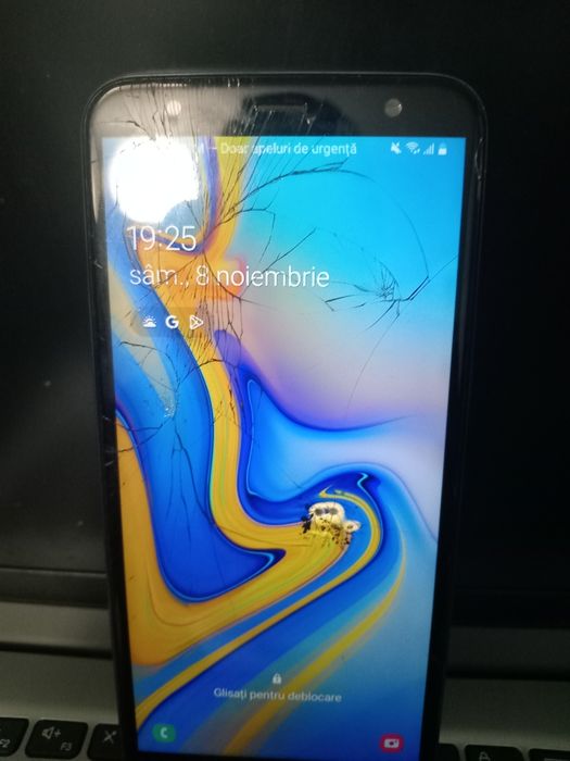 Telefon j6+ functional