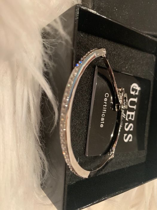 GUESS нов белезник -гривна