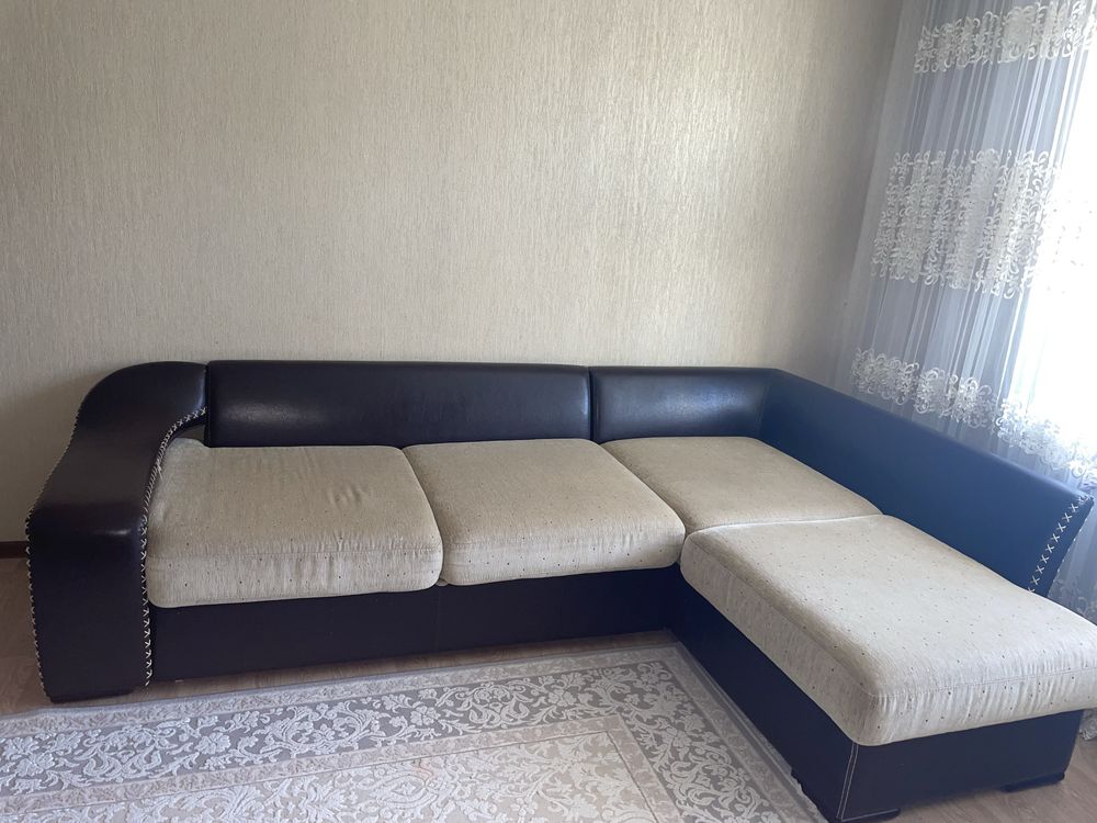 Продам итальянский угловой диван