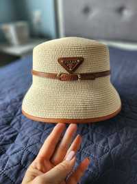 Дамска шапка Prada