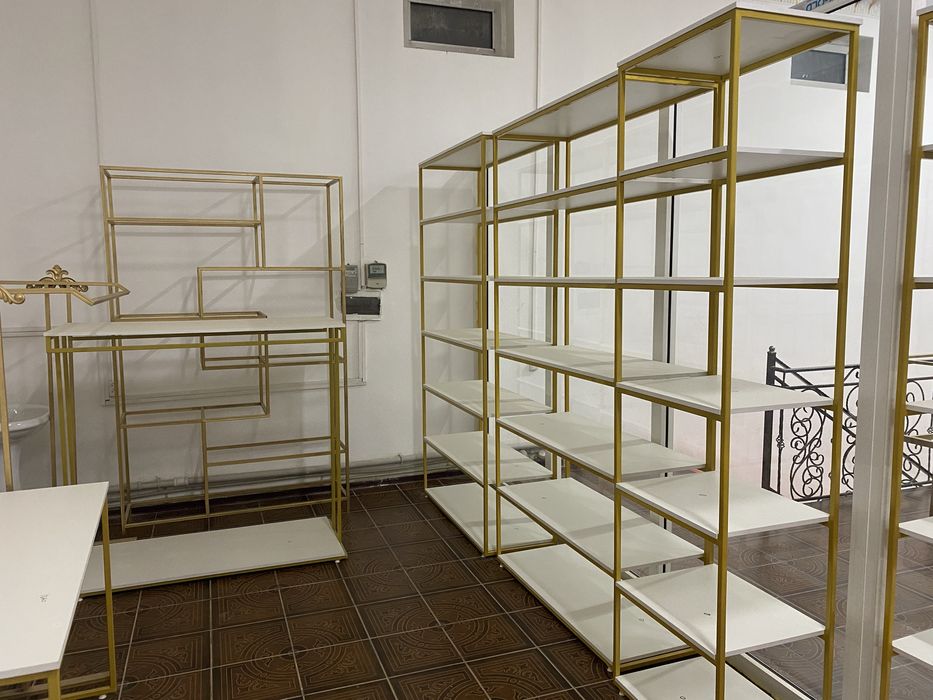 Стилажи для торговой точки одеждами. Очень качественно. Не дорого.