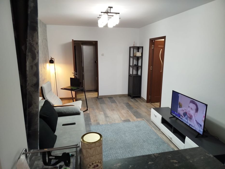 Inchiriez apartament 3 camere zona vest Ploiesti