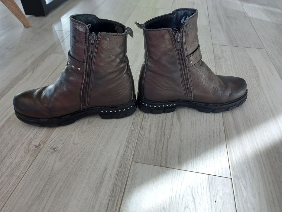 Ghete din piele.marimea 31