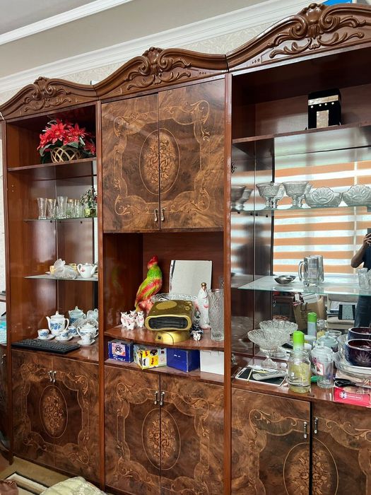 Продам шкаф и стол