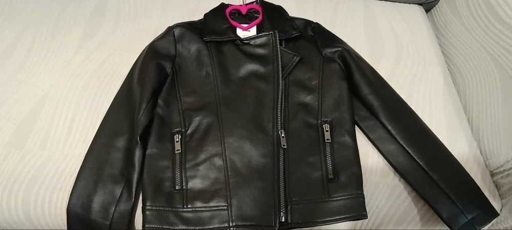 Страхотно кожено яке и две плюшки