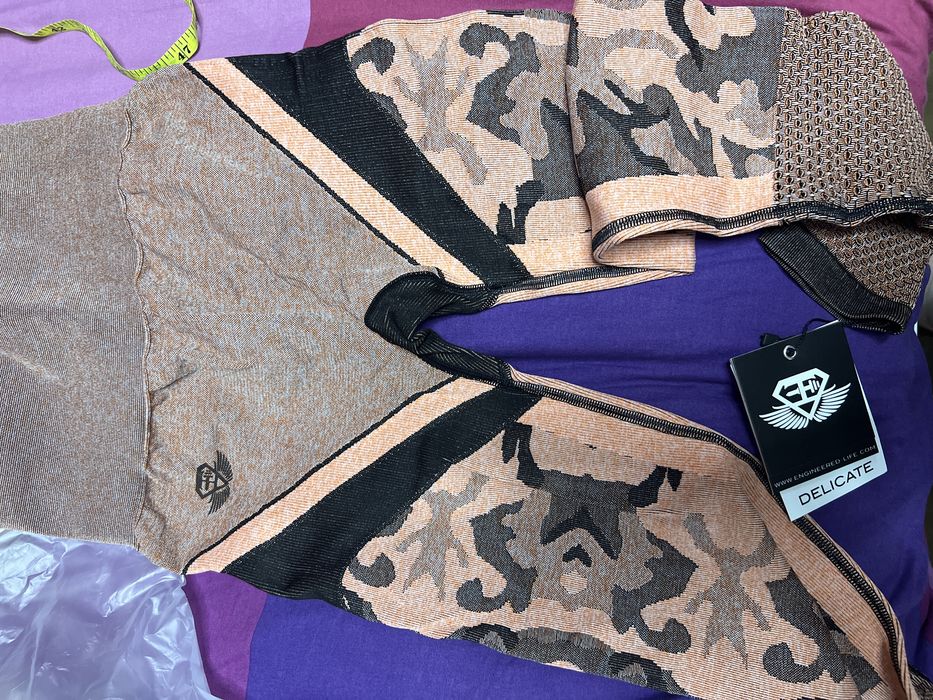 Спортен клин чисто нов с етикет удобен за фитнес тренировка и за навън