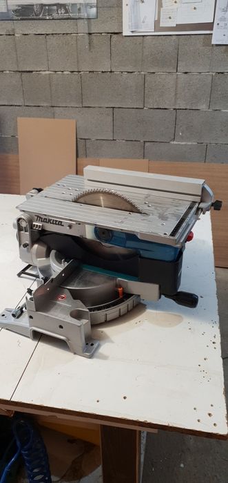 Fierastrau 2 in 1 Makita LH 1201 FL