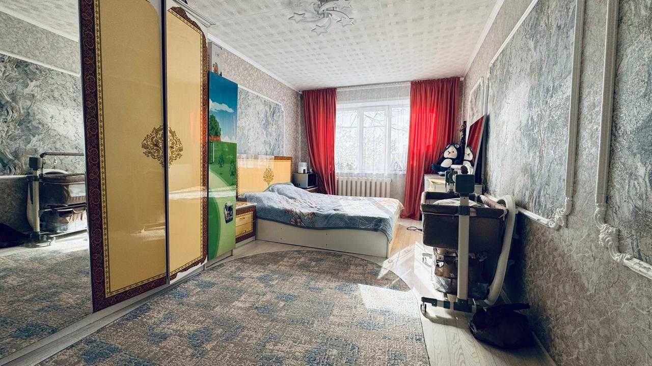 Продам 2-х комнатную квартиру в благоустроенном 18 мкр!