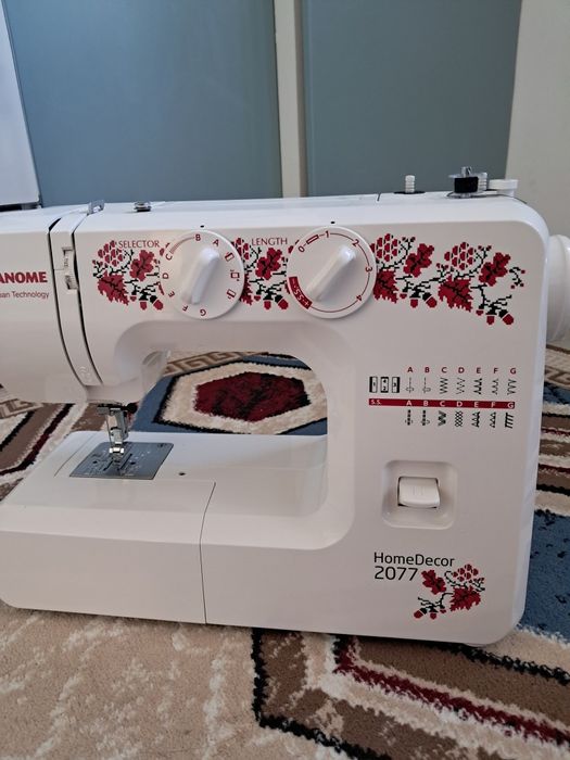 Продам швейную машинку абсолютно новая .брали за 70 тыс.отдадим за 55