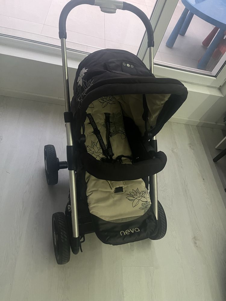 Продавам детска количка Chipolino Neva Move 2в1