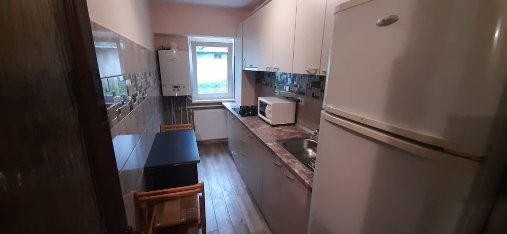 Dau în chirie apartament o cameră decomandat (nu garsonieră) Manastur
