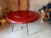 круглый, коричневый стол