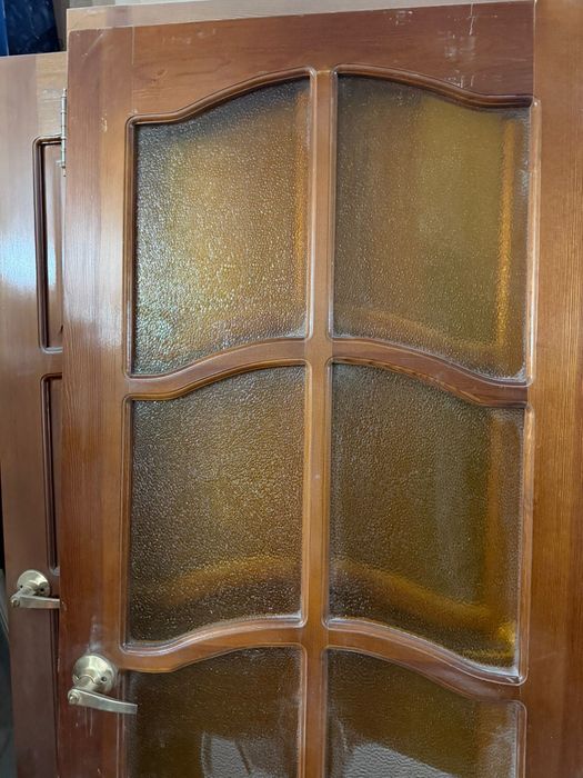 Продам две двери